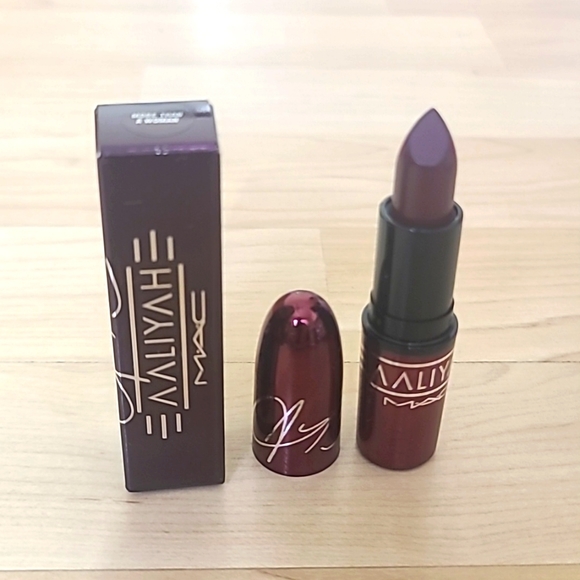 MAC Aaliyah Lipstick" More Than a Woman - Cool deep red" LIMITED EDITION - Picture 4 of 7